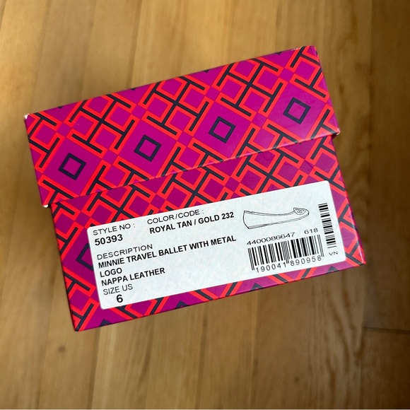 TORY BURCH MINNIE TRAVEL BALLET FLATS WITH METAL LOGO IN ROYAL TAN AND GOLD - Picture 3 of 9